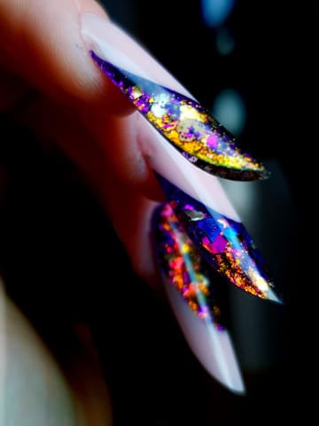 Unghie gel rosa effetto marmo realizzate con tecnica di onicotecnica realizzato da Silvia Vaccarin presso il nostro studio Opal Tattoo a Udine